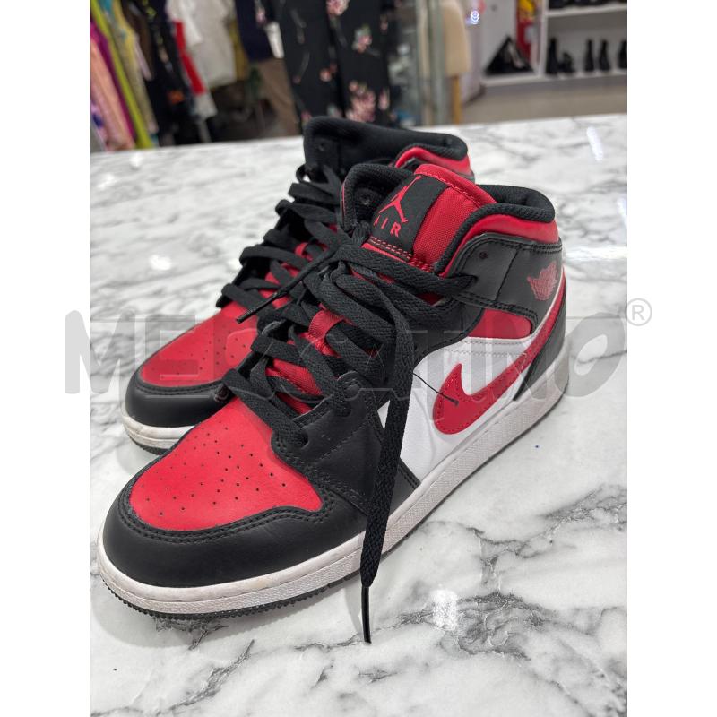 SCARPE UOMO\RAGAZZO UNISEX ROSSO NERO NIKE JORDAN  | Mercatino dell'Usato Benevento 1